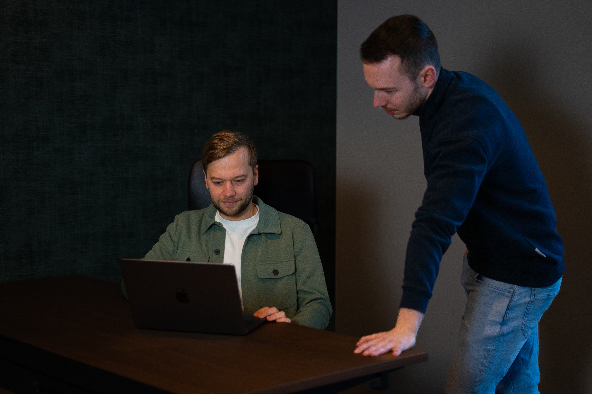Mark en Pieter aan het werk